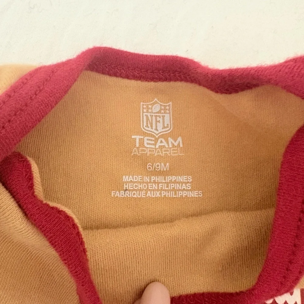 San Francisco 49ers Gold and Red Baby Onesie - (6-9 months)
